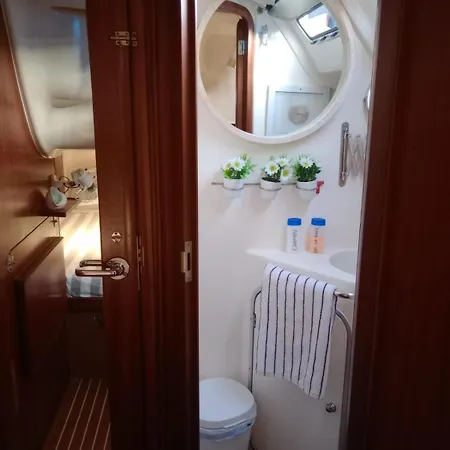 Botel Velero Amore *